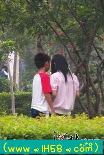 公园亲嘴视频,甜蜜亲嘴视频引发网友热议